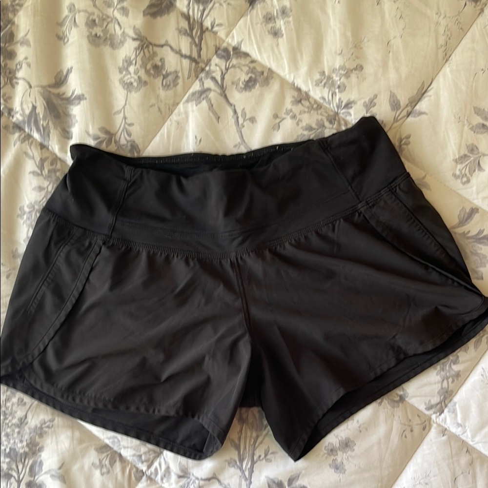 Women's Lululemon Black Shorts 3.5 inch